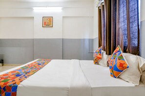 Egyptian cotton sheets, premium bedding, in-room safe, free WiFi - Fabhotel Bhakti Sankul (Nashik)