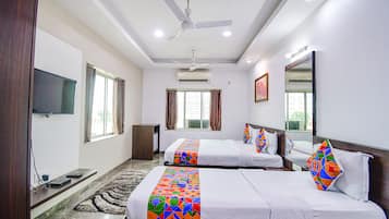 Egyptian cotton sheets, premium bedding, in-room safe, free WiFi