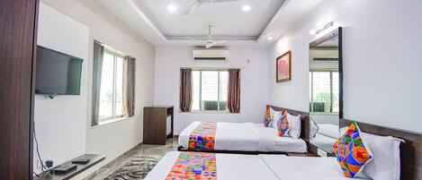 Luxury Room | Egyptian cotton sheets, premium bedding, in-room safe, free WiFi