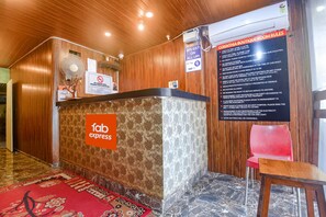 Reception - FabExpress Corinthia Boutique Rooms, Candolim Beach (Candolim)