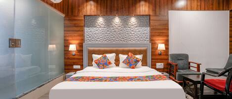 Premium Room | Egyptian cotton sheets, premium bedding, in-room safe, free WiFi