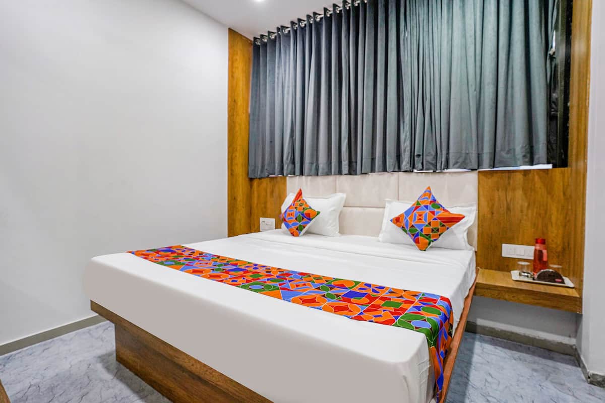 Deluxe Room | Egyptian cotton sheets, premium bedding, in-room safe, free WiFi