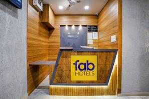 Reception - Fabhotel Western Inn (Surat)