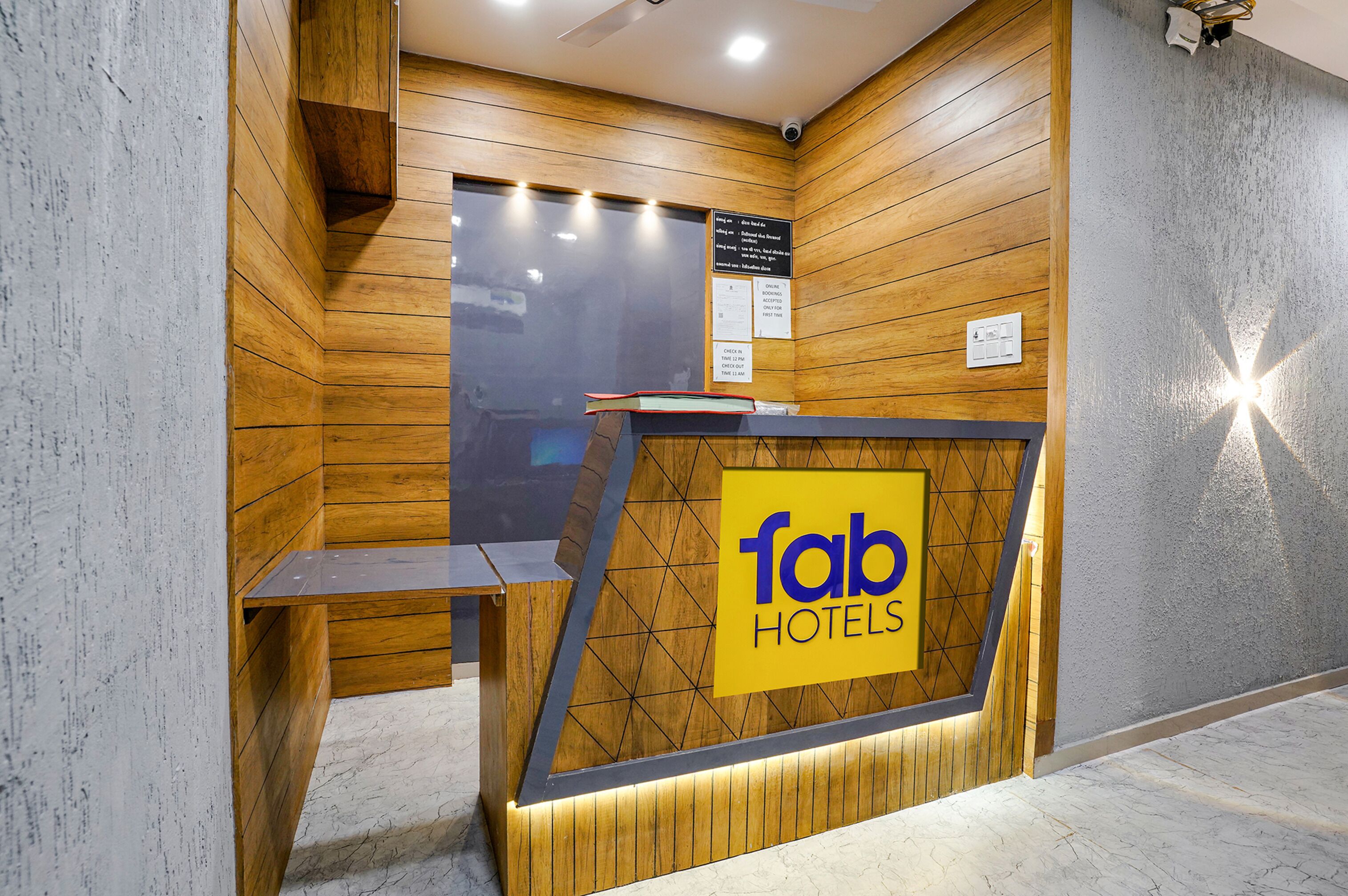 Quầy tiếp tân