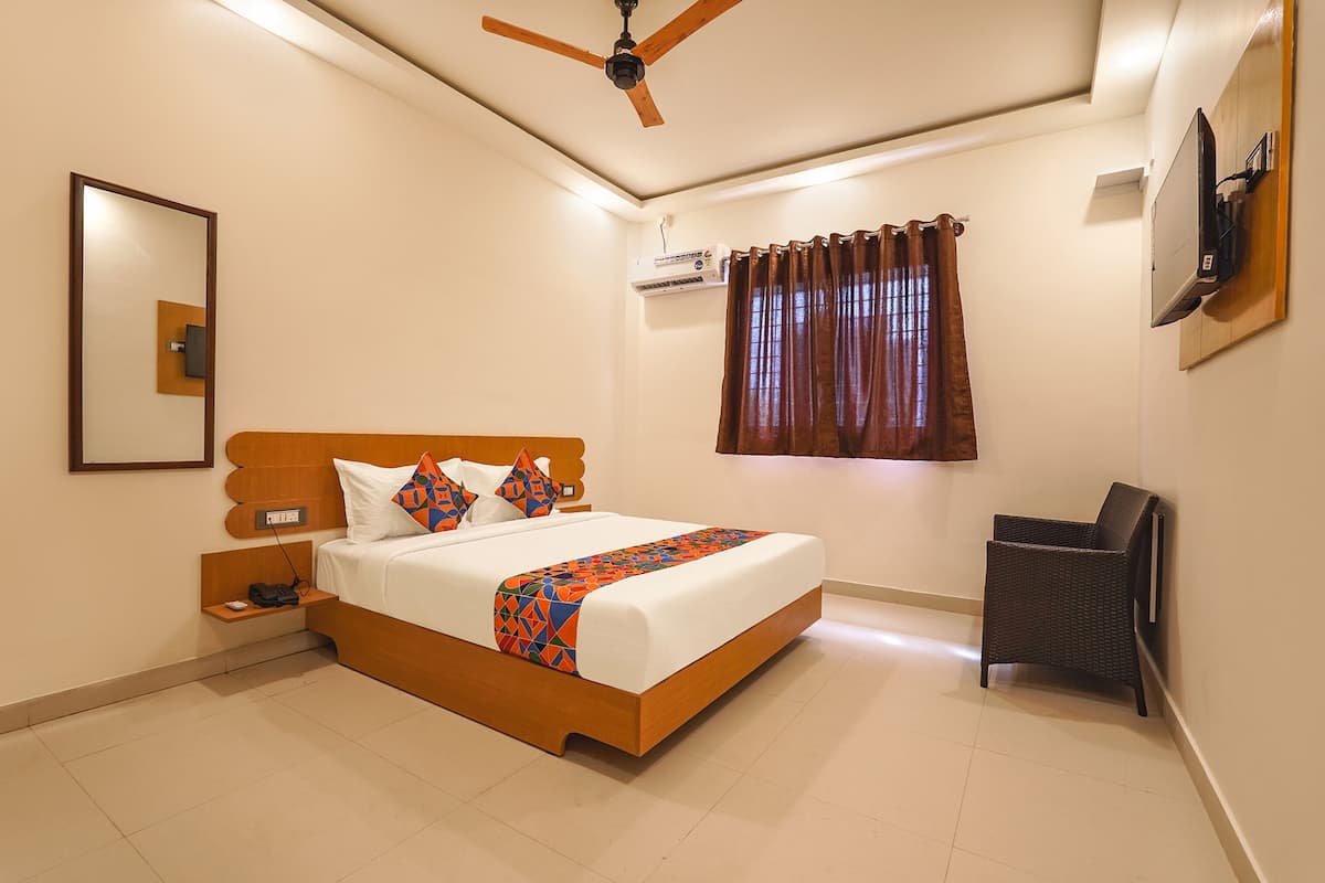 Deluxe Room | Egyptian cotton sheets, premium bedding, in-room safe, free WiFi