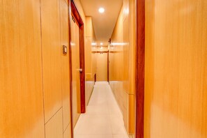 Lobby - Fabexpress Grand View (Bengaluru)