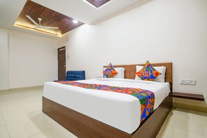 华丽客房 | 埃及棉床单、高档床上用品、客房内保险箱、免费 WiFi