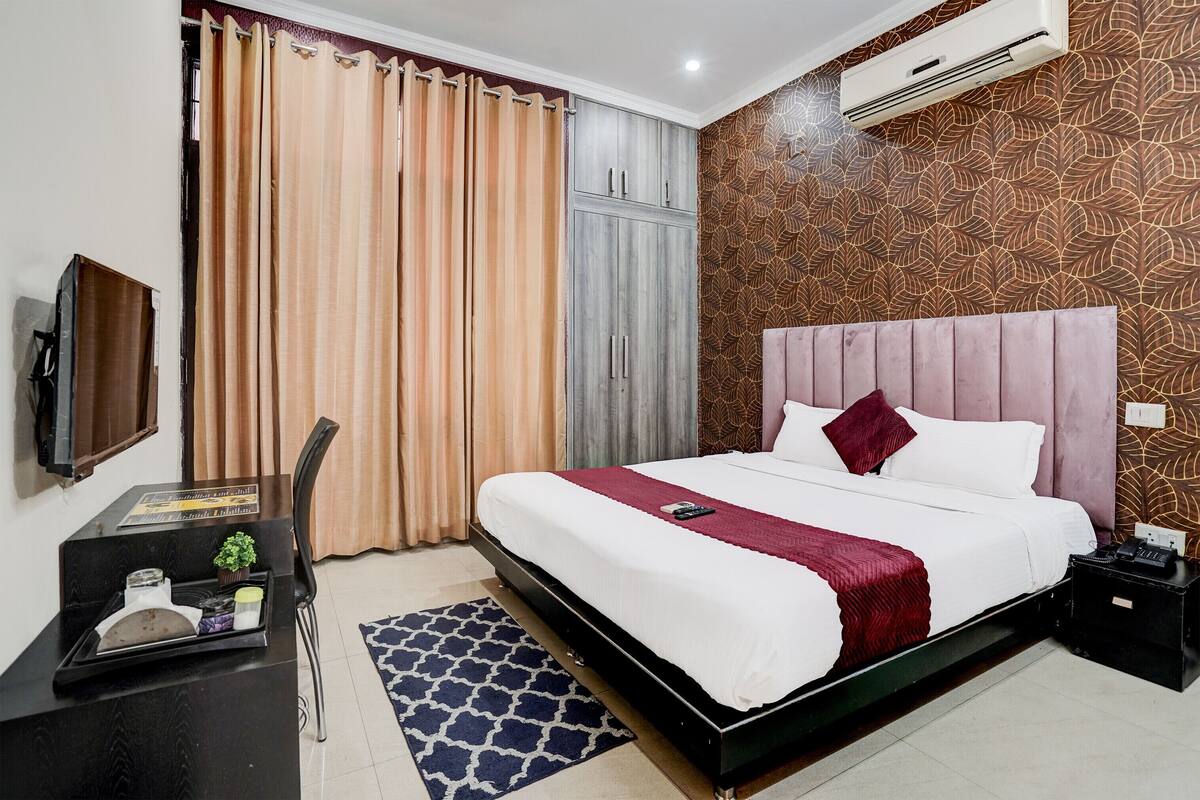 Deluxe Room | Egyptian cotton sheets, premium bedding, in-room safe, free WiFi