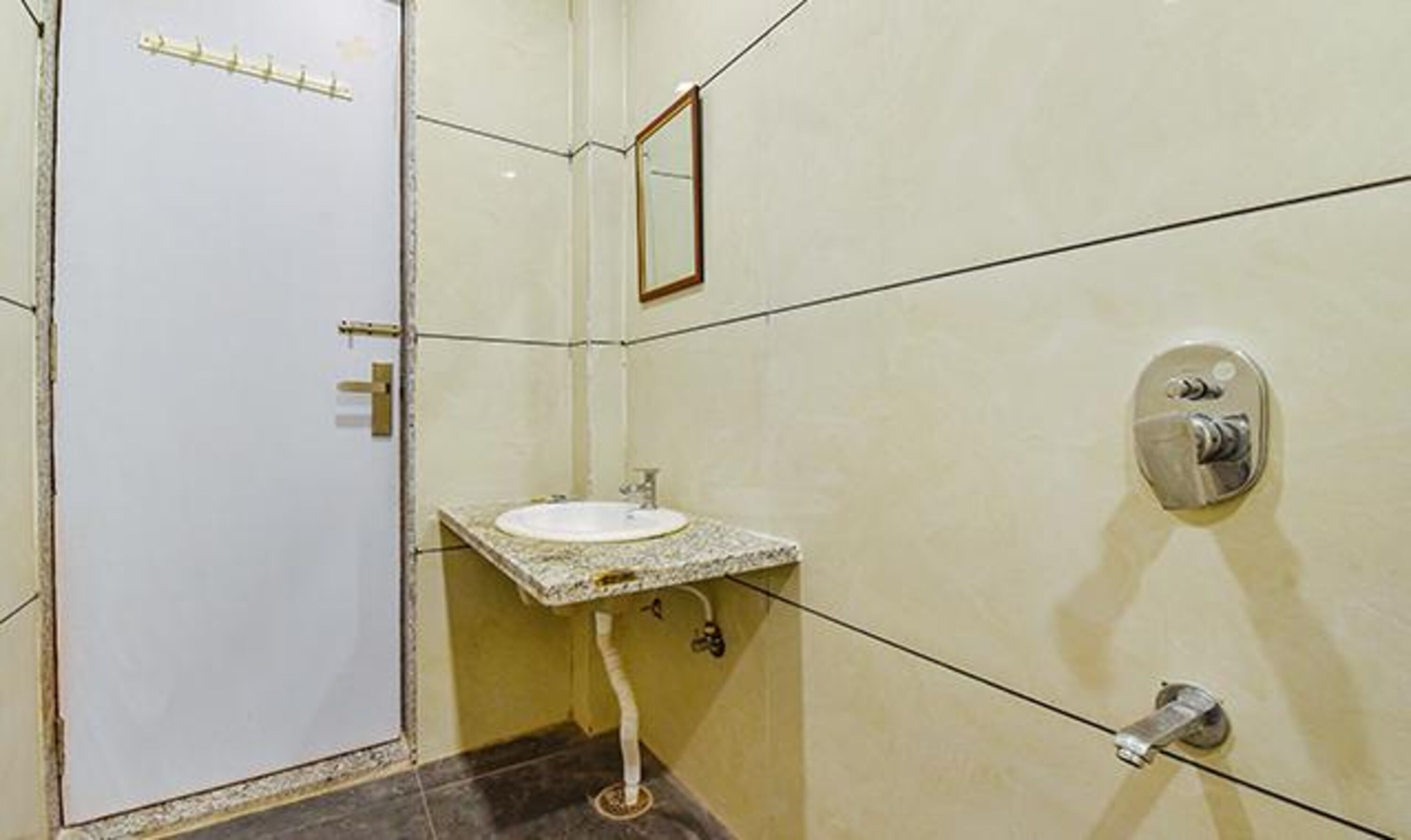 Foto - FabHotel Diamond I