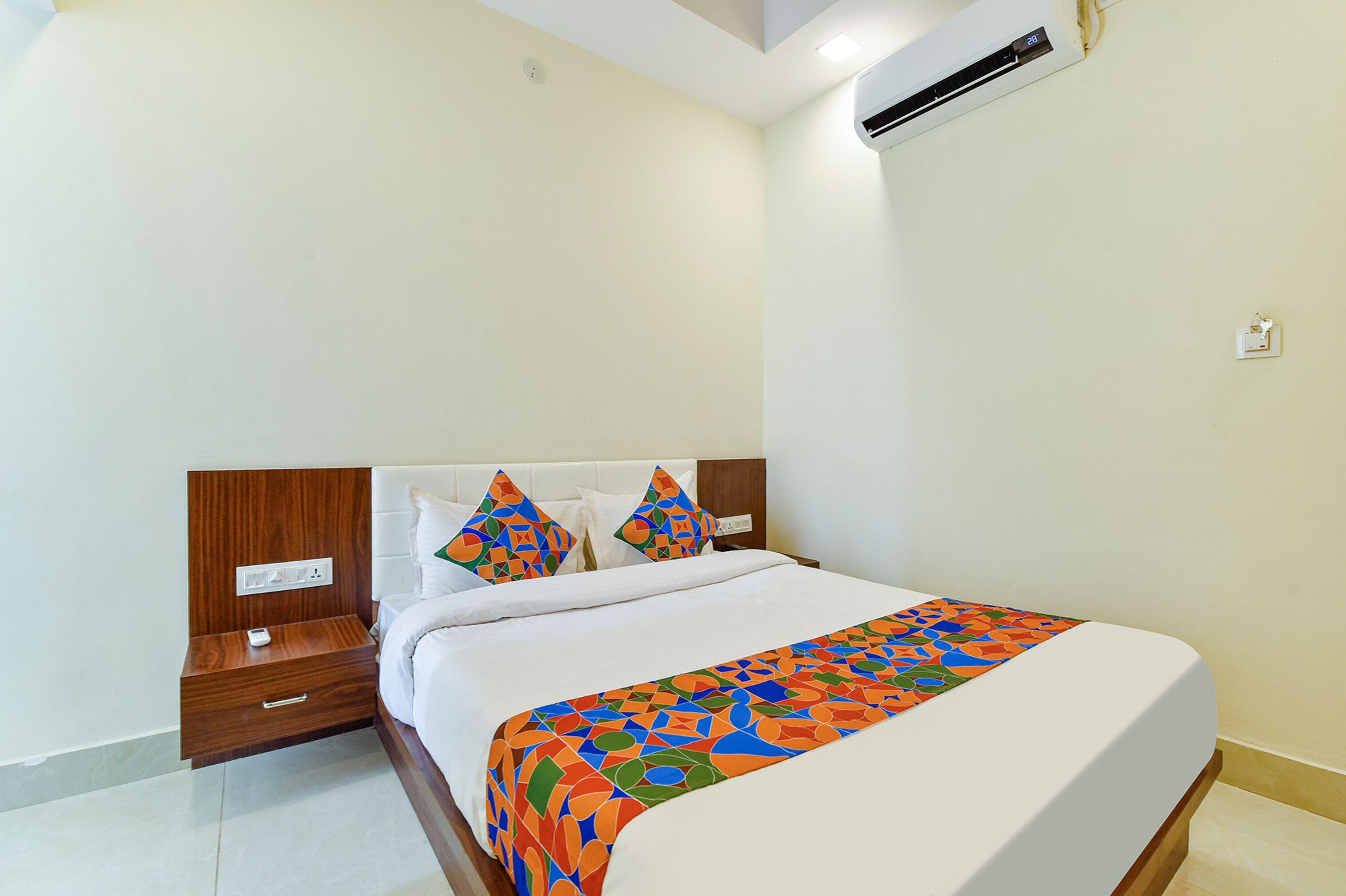 Deluxe Room | Egyptian cotton sheets, premium bedding, in-room safe, soundproofing