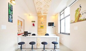 Reception - Hotel Staybizz by Keymagics (Jaipur)