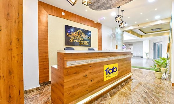 Reception - Fabhotel Symphony Grand (Ahmedabad)