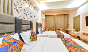 Egyptian cotton sheets, premium bedding, in-room safe - Fabhotel Symphony Grand (Ahmedabad)