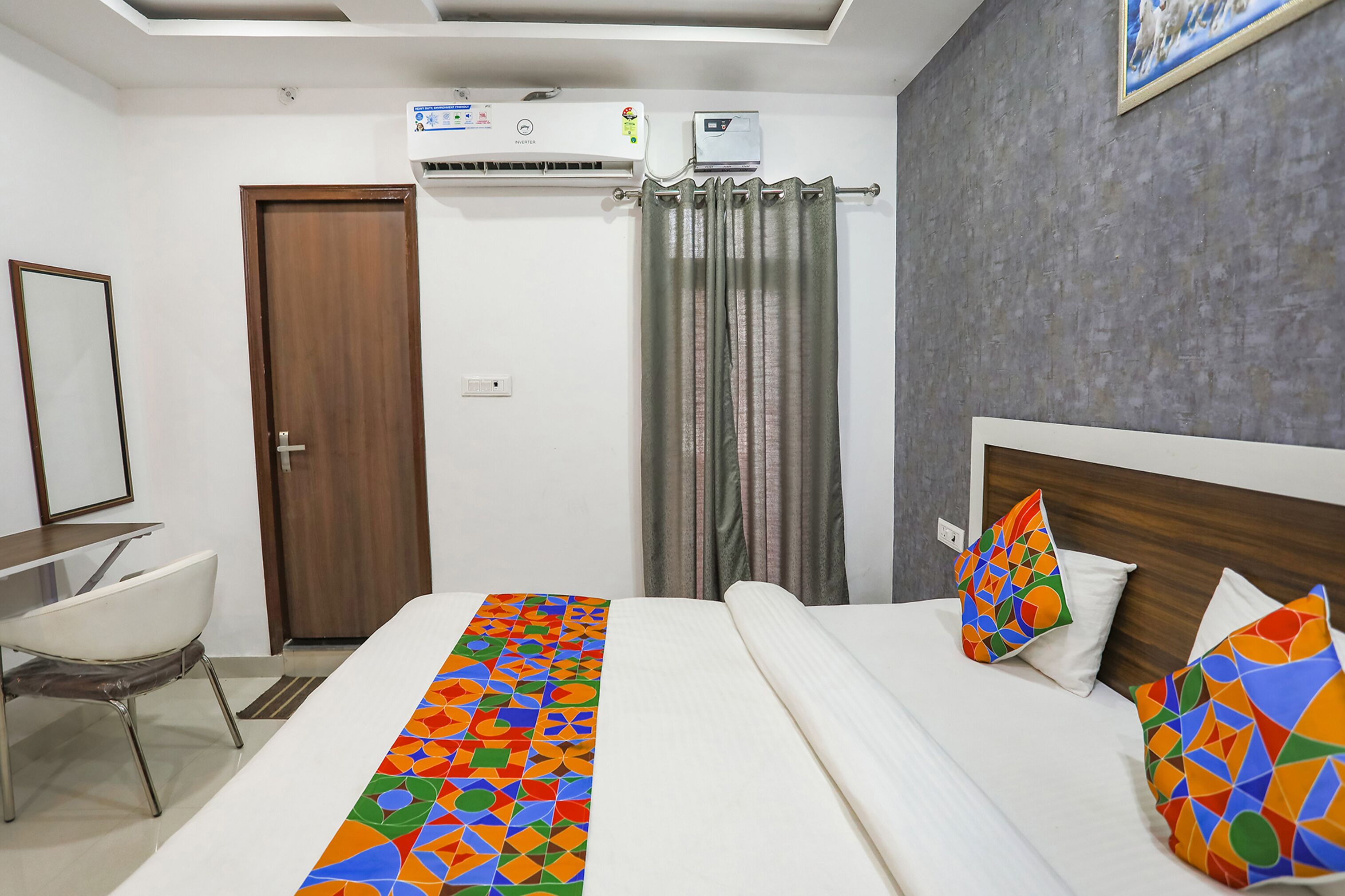 egyptian cotton sheets, premium bedding, in-room safe, free wifi