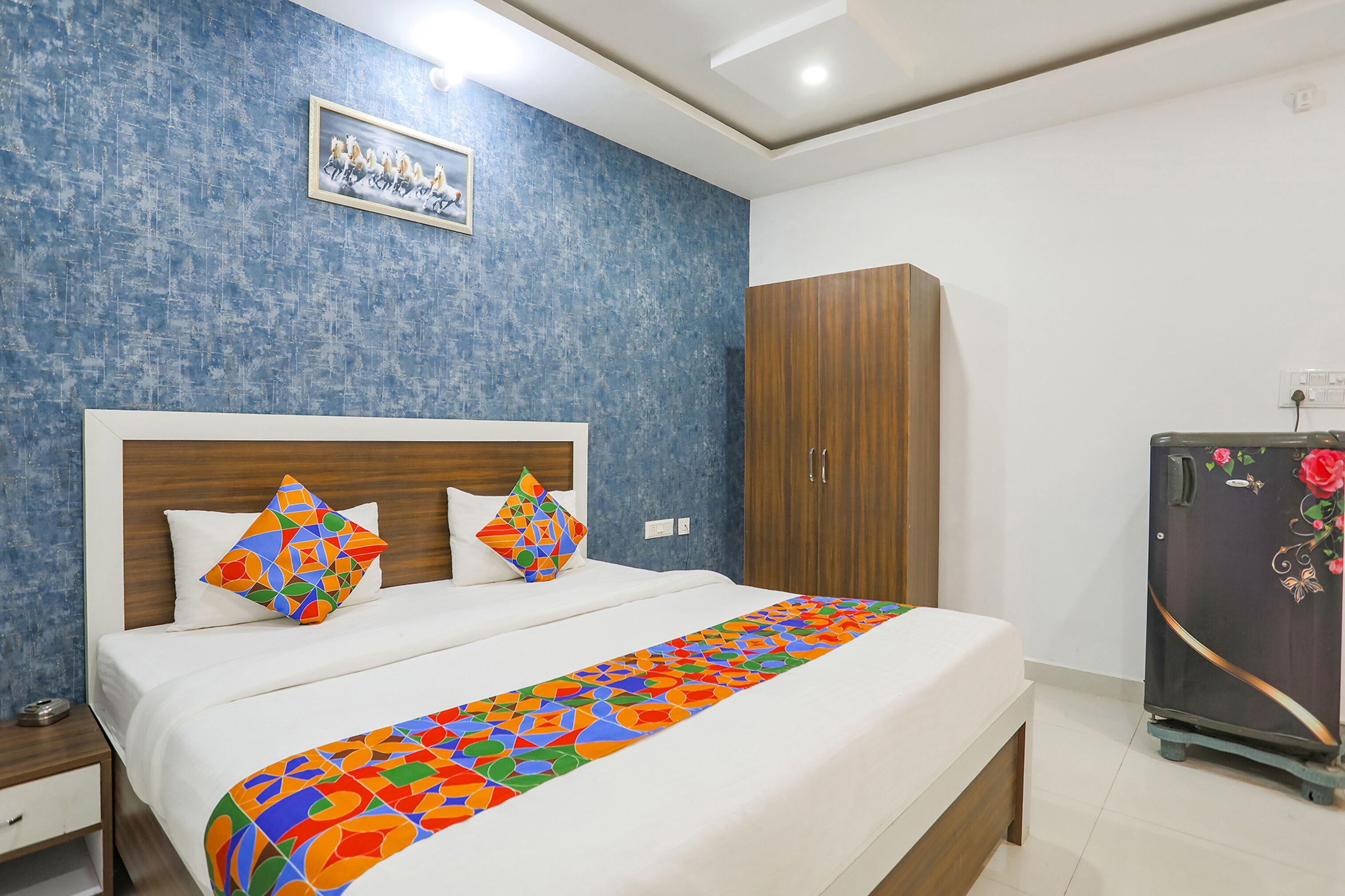 egyptian cotton sheets, premium bedding, in-room safe, free wifi