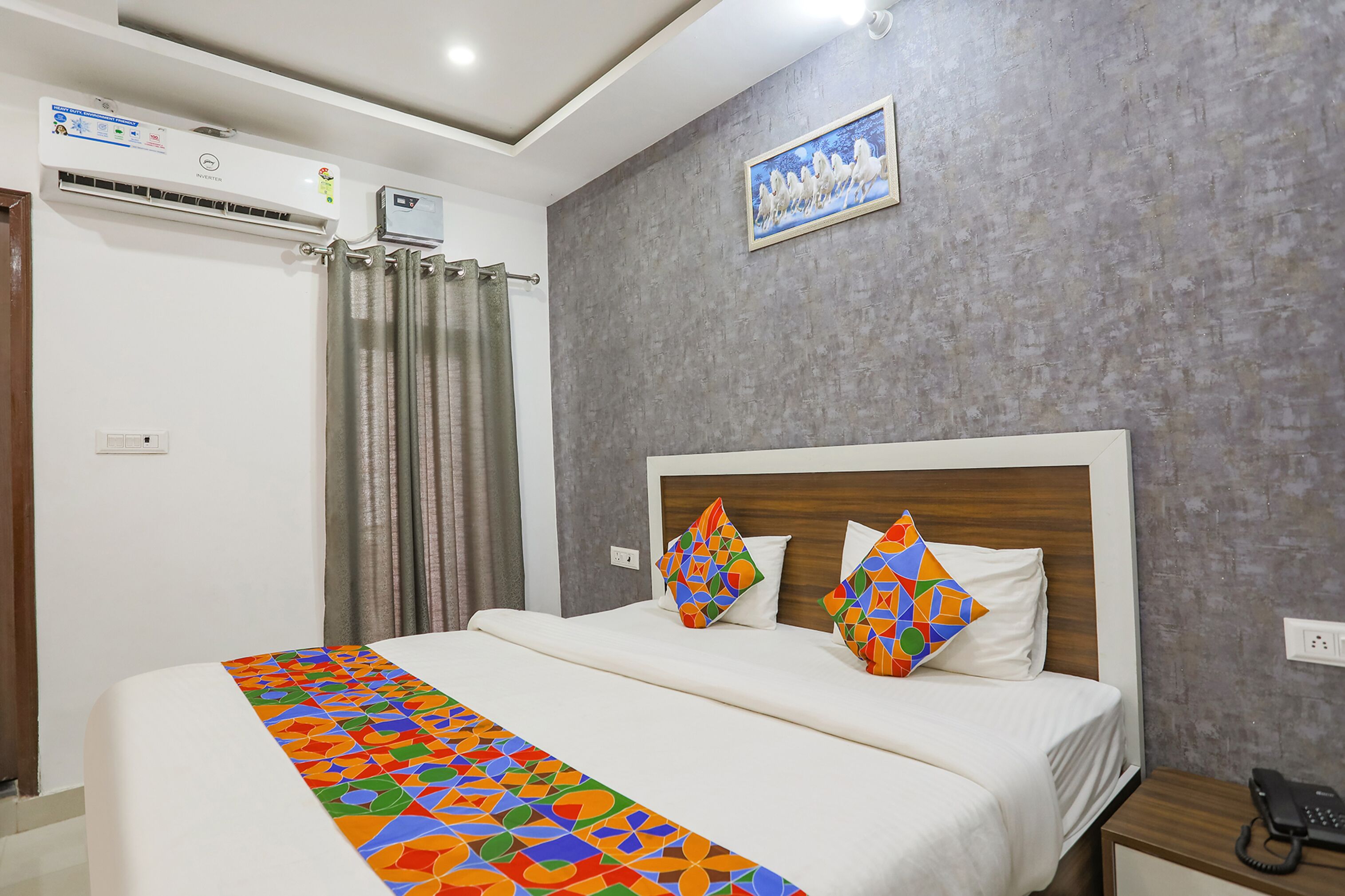 egyptian cotton sheets, premium bedding, in-room safe, free wifi