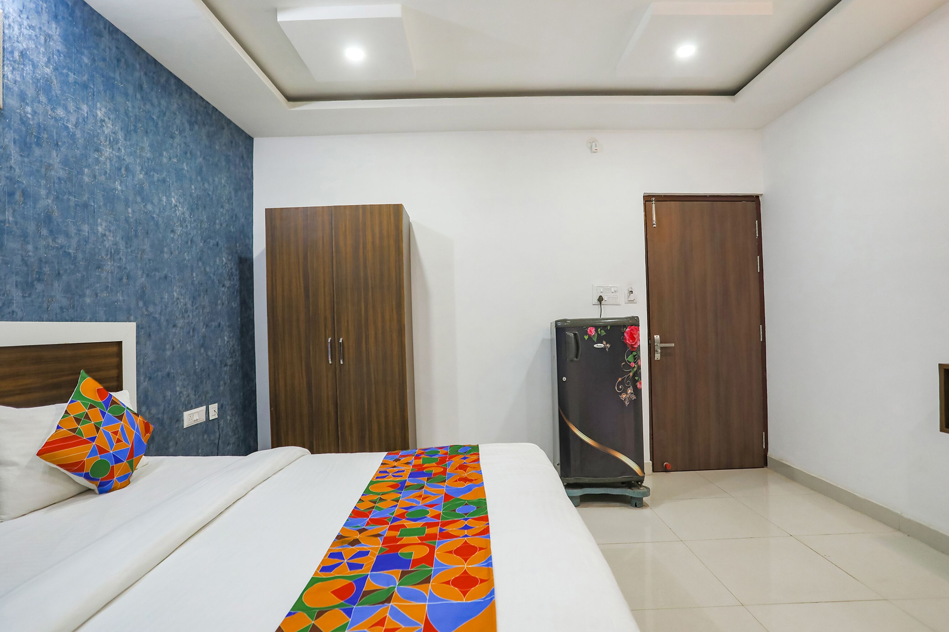 egyptian cotton sheets, premium bedding, in-room safe, free wifi