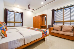 Egyptian cotton sheets, premium bedding, in-room safe, free WiFi - Fabhotel The Address (Nashik)