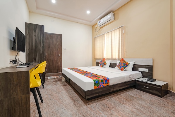 Egyptian cotton sheets, premium bedding, in-room safe, free WiFi