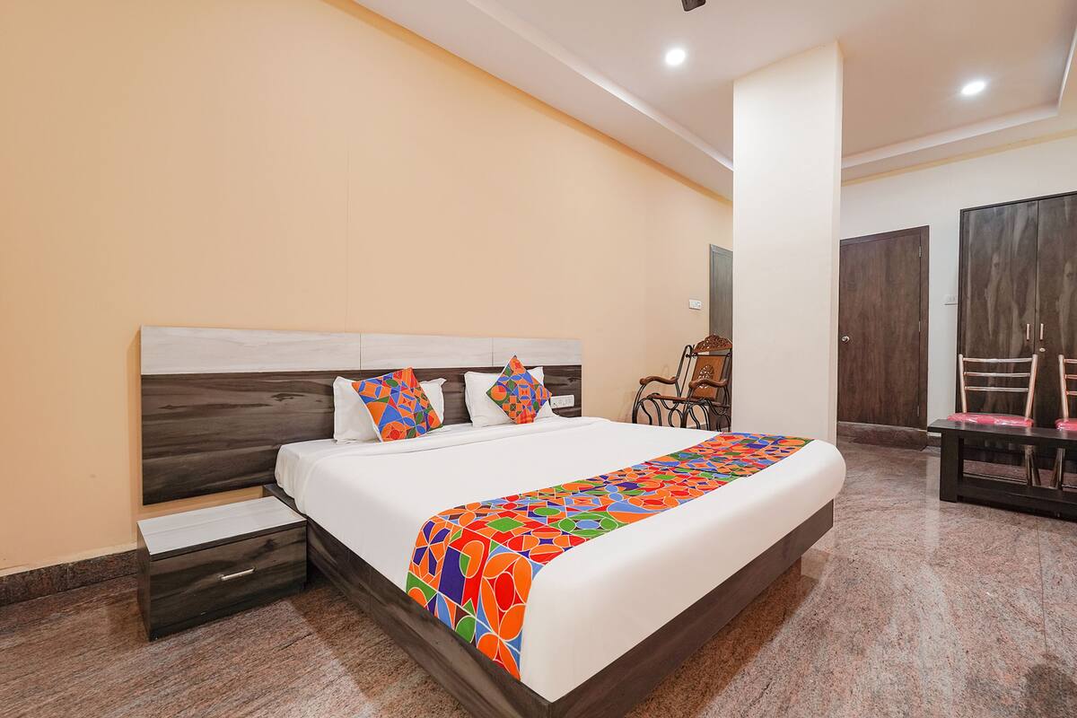 Egyptian cotton sheets, premium bedding, in-room safe, free WiFi
