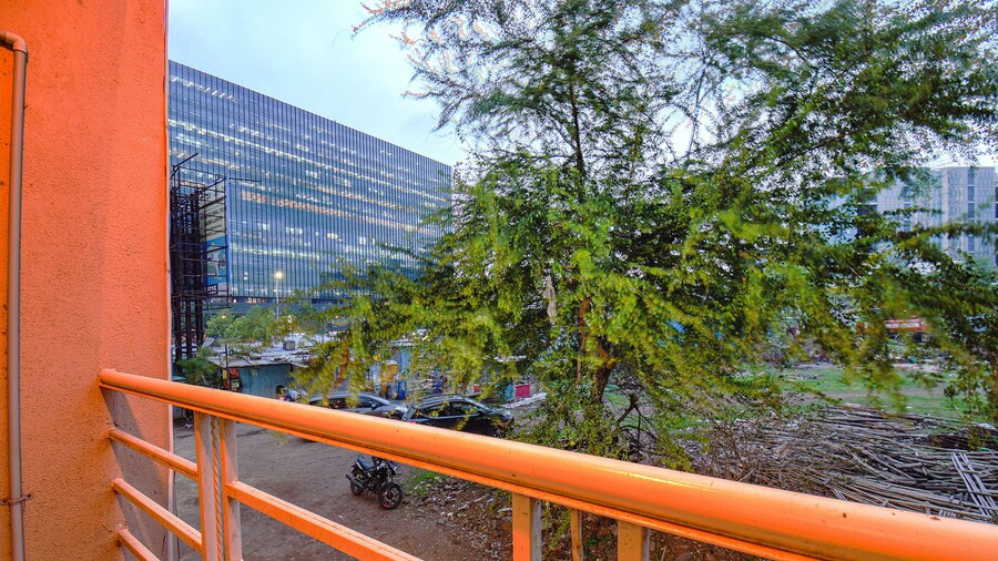 FabHotel 4 Star Executive