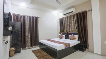 Egyptian cotton sheets, premium bedding, in-room safe, free WiFi