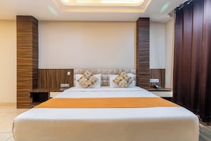 Luxe kamer | Lakens van Egyptisch katoen, luxe beddengoed, een kluis op de kamer