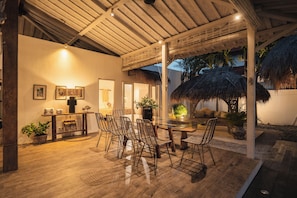 غرفة لتناول الطعام