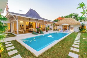 Garden - Villa M by Alfred in Bali (Seminyak)
