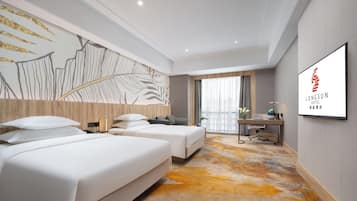 1 多间卧室、高档床上用品、羽绒被、办公桌