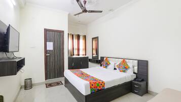 Deluxe Room | Egyptian cotton sheets, premium bedding, in-room safe, free WiFi