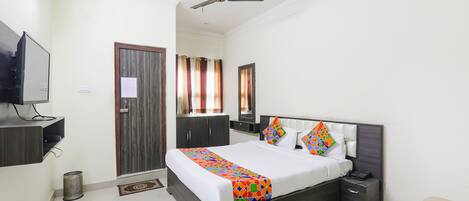 Deluxe Room | Egyptian cotton sheets, premium bedding, in-room safe, free WiFi