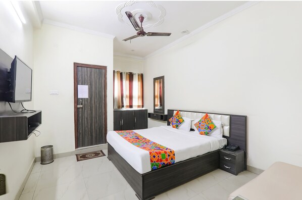 Egyptian cotton sheets, premium bedding, in-room safe, free WiFi
