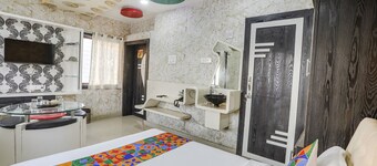 FabHotel Greenland Classic