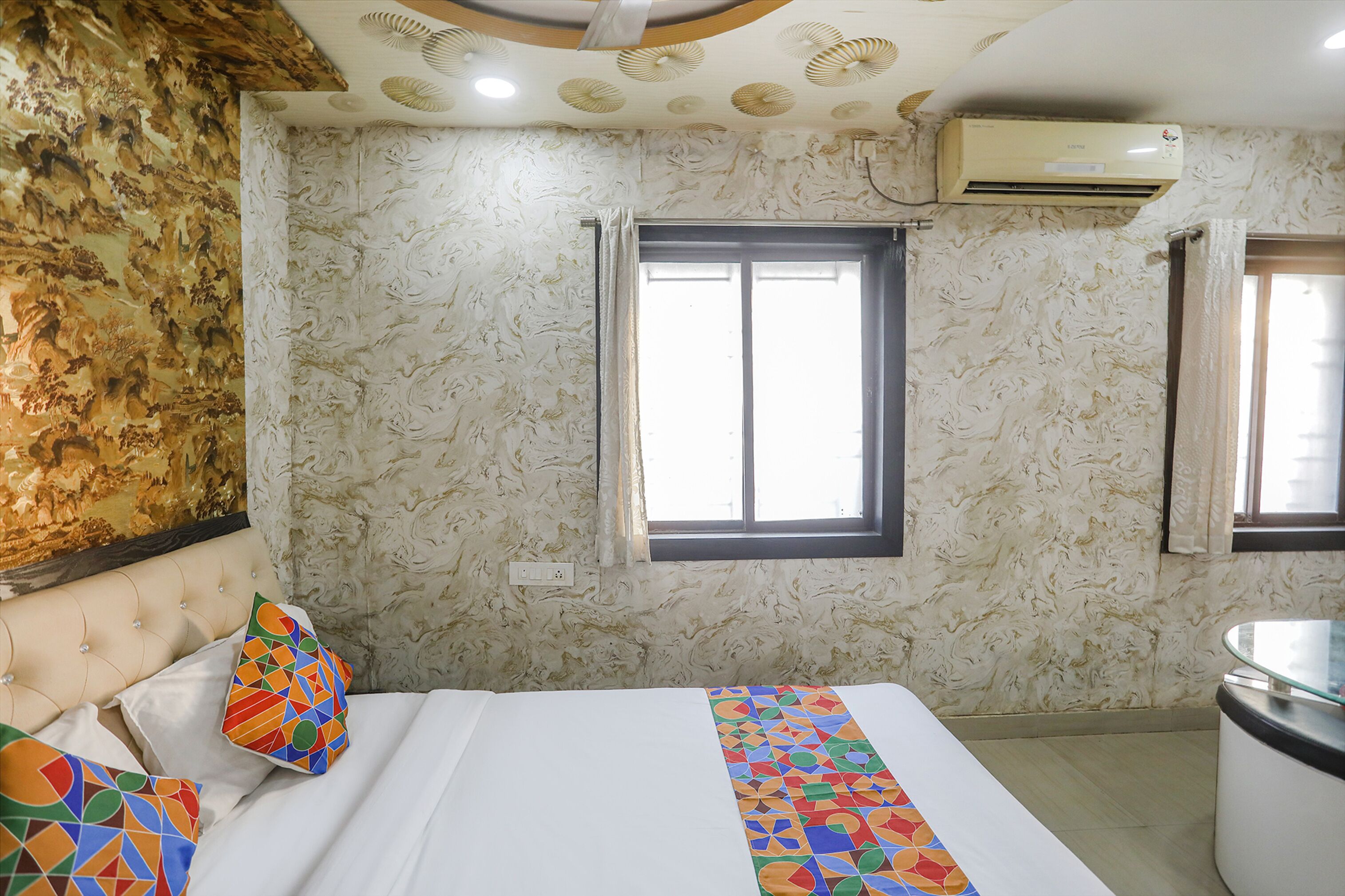 egyptian cotton sheets, premium bedding, in-room safe, free wifi