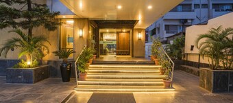 Fabhotel Heritage Palace