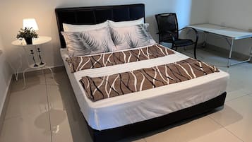 2 bedrooms, iron/ironing board, WiFi, bed sheets