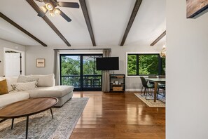 Smart TV -  Lake House • Mountain View • Boat House • Large Decks (Lake Lure)