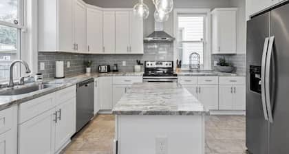 Spacious, Vibrant Home `n Central Richmond, VA!