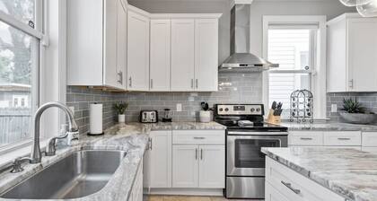 Spacious, Vibrant Home 'n Central Richmond, VA!