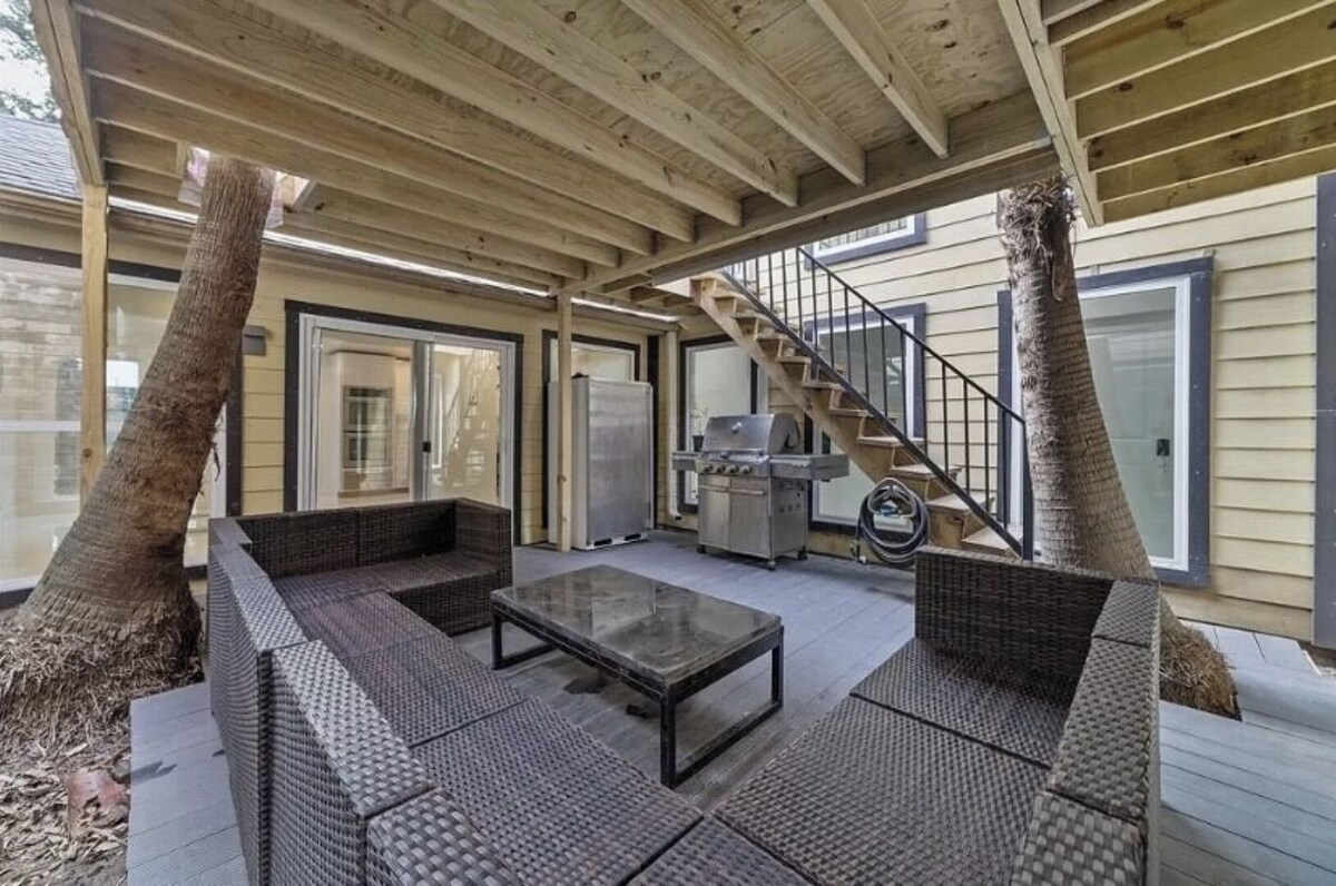 Photo 14 of Very surbanan area close to downtown eqiuppe with pool washer/dryer fast booking