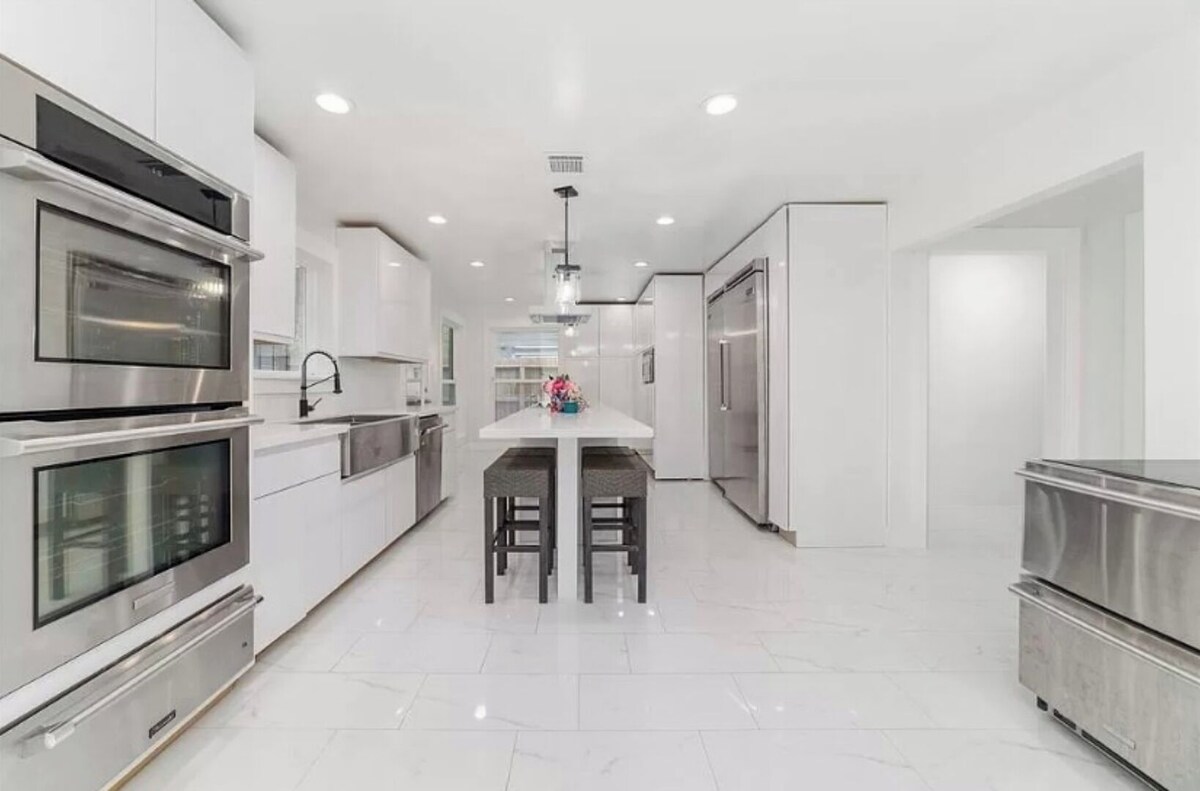 Photo 9 of Very surbanan area close to downtown eqiuppe with pool washer/dryer fast booking