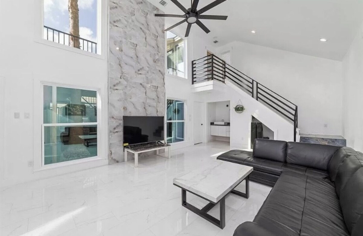Photo 5 of Very surbanan area close to downtown eqiuppe with pool washer/dryer fast booking