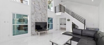 Very surbanan area close to downtown eqiuppe with pool washer/dryer fast booking