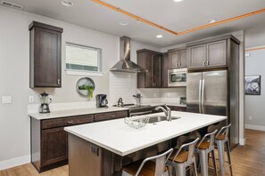 Kühlschrank, Mikrowelle, Geschirrspüler