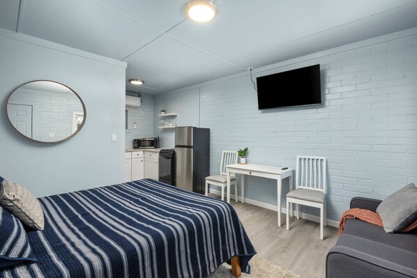 Unclassified image, 1 of 25, button