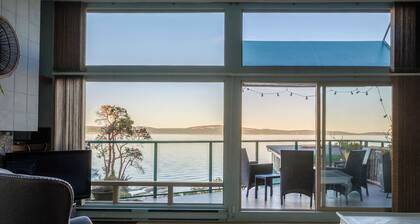 INN OF THE SEA - Stunning views~ Oceanfront Pool & Hot Tub, Private Dock