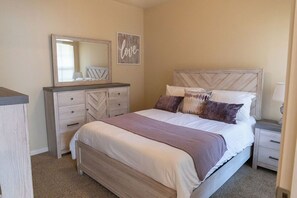 2 chambres, fer et planche à repasser, Wi-Fi, literie fournie