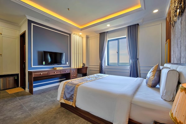1 bedroom, Egyptian cotton sheets, premium bedding, memory-foam beds