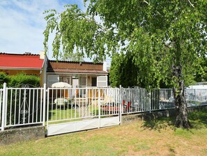 Property grounds - Wonderful  villa for 4 guests with WIFI, A/C, TV, terrace and pets allowed (Balatonfüred)